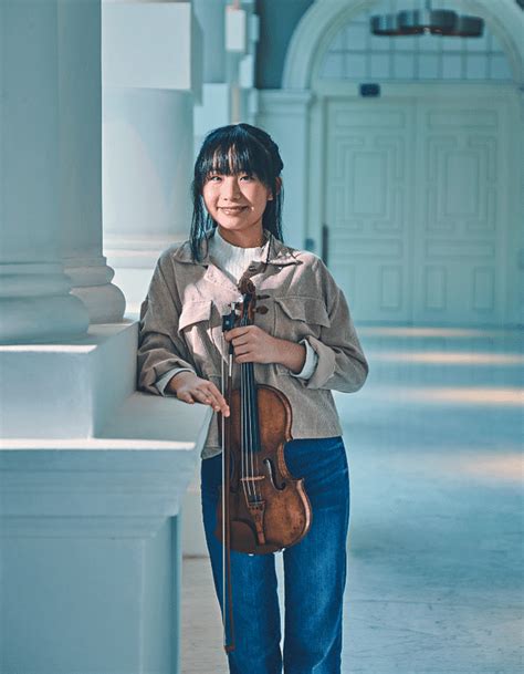 chloe chua violin